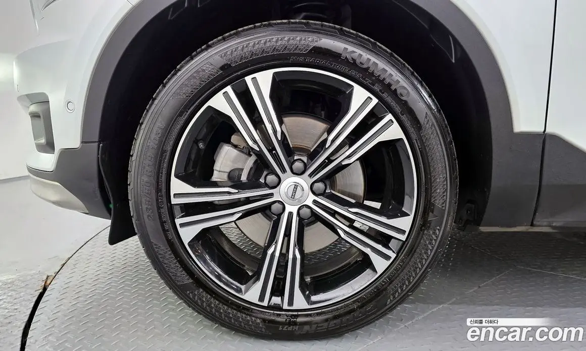 Volvo XC40 2021 2.0 автомат (гидро), фото 5 Volvo XC40 2021 2.0 автомат (гидро), фото 5