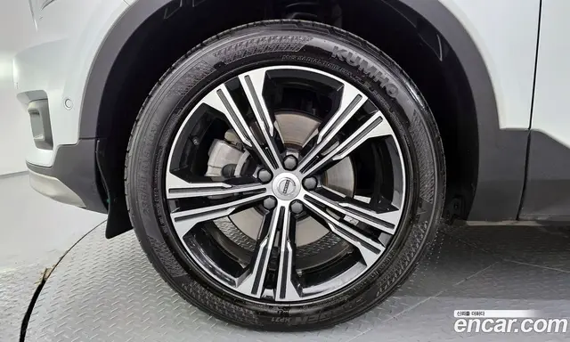 Volvo XC40 2021 2.0 автомат (гидро), миниатюра 5 Volvo XC40 2021 2.0 автомат (гидро), миниатюра 5