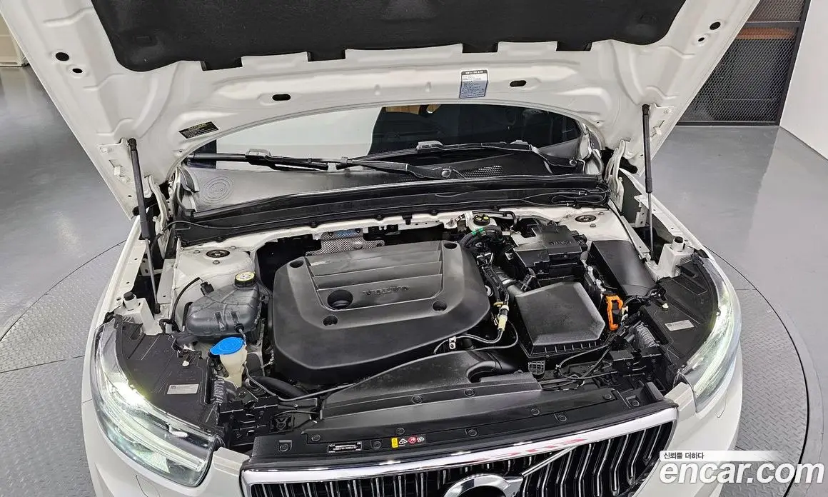 Volvo XC40 2021 2.0 автомат (гидро), фото 6 Volvo XC40 2021 2.0 автомат (гидро), фото 6