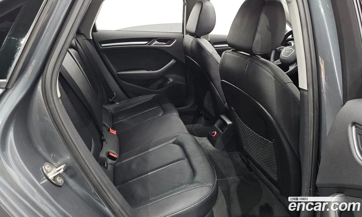 Audi A3 2015 1.6 автомат (гидро), фото 18