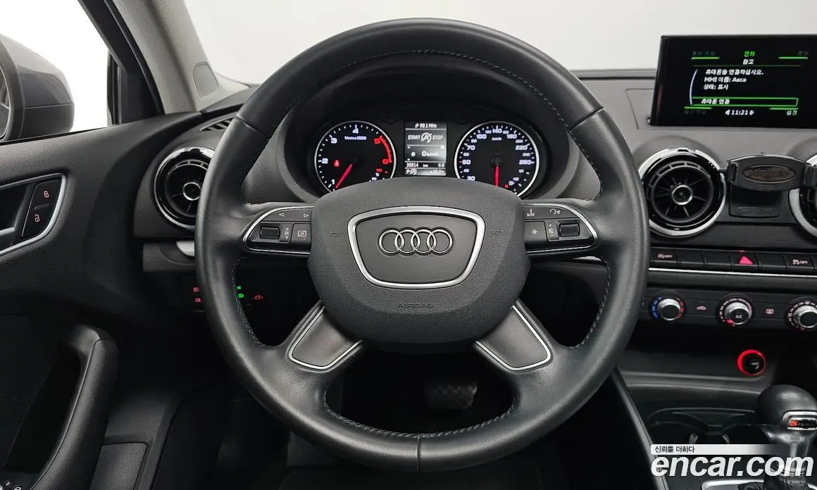 Audi A3 2015 1.6 автомат (гидро), фото 19