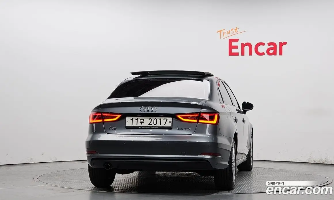 Audi A3 2015 1.6 автомат (гидро), фото 4