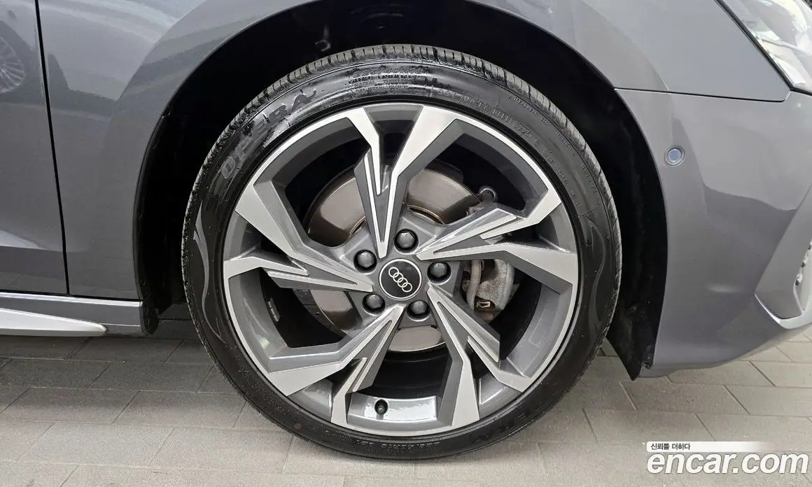 Audi A3 2023 2.0 автомат (гидро), фото 7 Audi A3 2023 2.0 автомат (гидро), фото 7