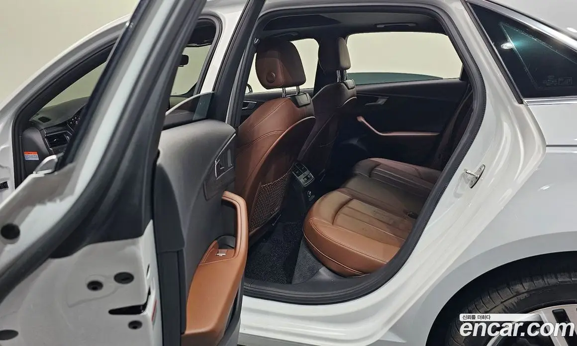 Audi A4 2019 2.0 автомат (гидро), фото 16