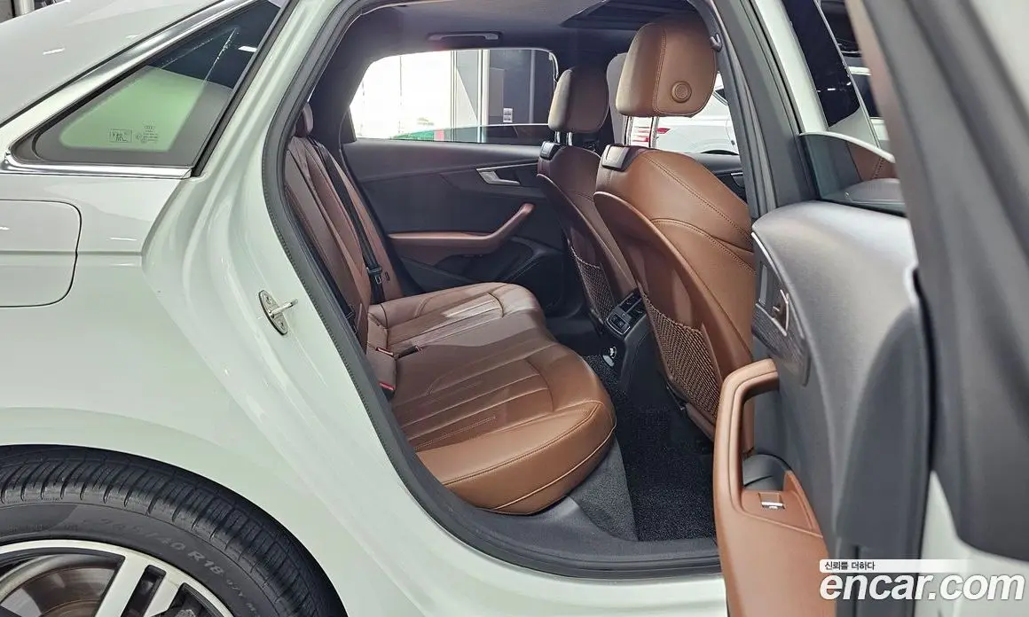 Audi A4 2019 2.0 автомат (гидро), фото 18