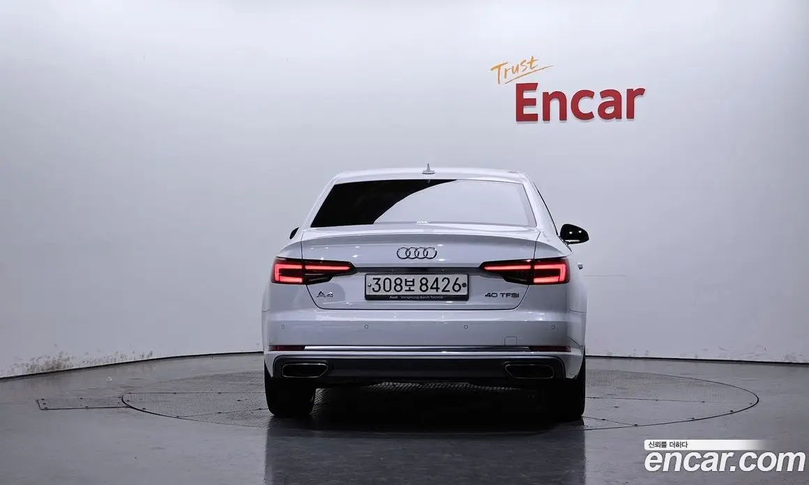 Audi A4 2019 2.0 автомат (гидро), фото 4