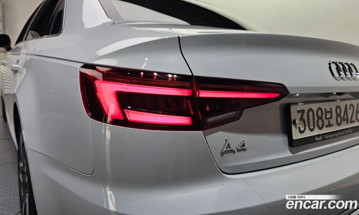 Audi A4 2019 2.0 автомат (гидро), фото 9
