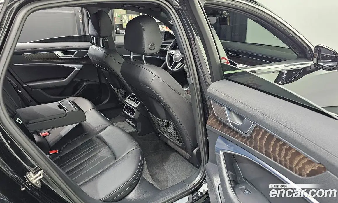 Audi A6 2020 2.0 автомат (гидро), фото 17