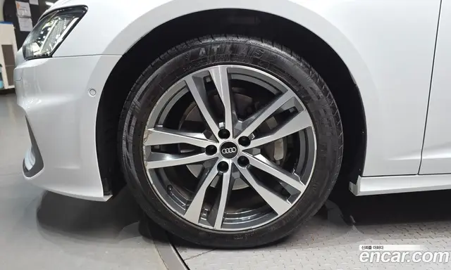 Audi A6 2022 2.0 автомат (гидро), миниатюра 5