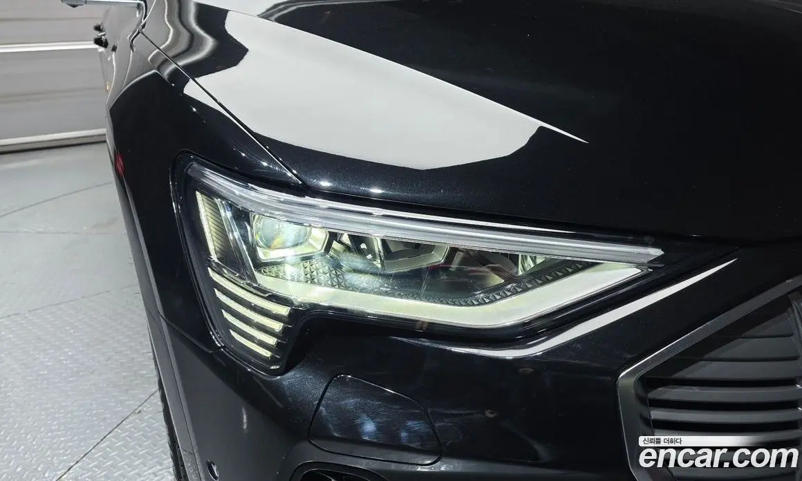 Audi e-tron 2022 0.2 автомат (гидро), фото 8 Audi e-tron 2022 0.2 автомат (гидро), фото 8