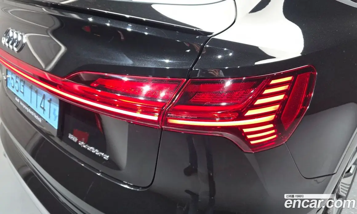 Audi e-tron 2022 0.2 автомат (гидро), фото 9 Audi e-tron 2022 0.2 автомат (гидро), фото 9