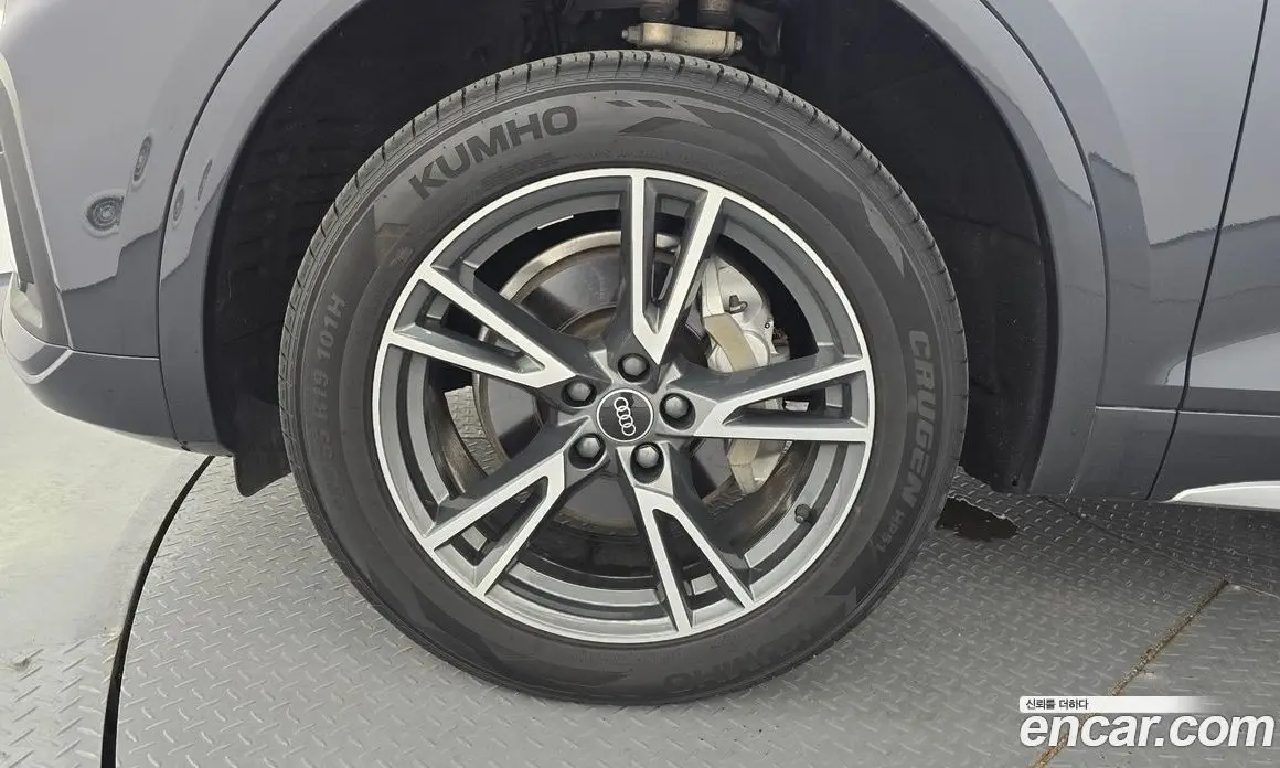 Audi Q5 2021 2.0 автомат (гидро), фото 5