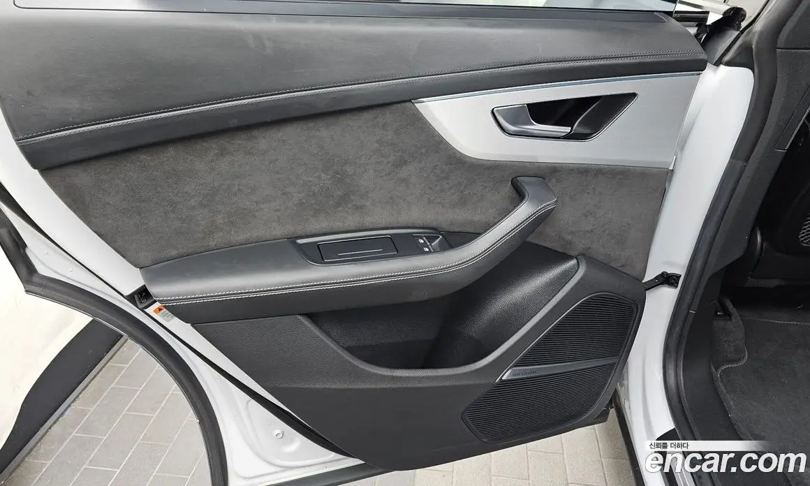 Audi Q8 2021 3.0 автомат (гидро), фото 15