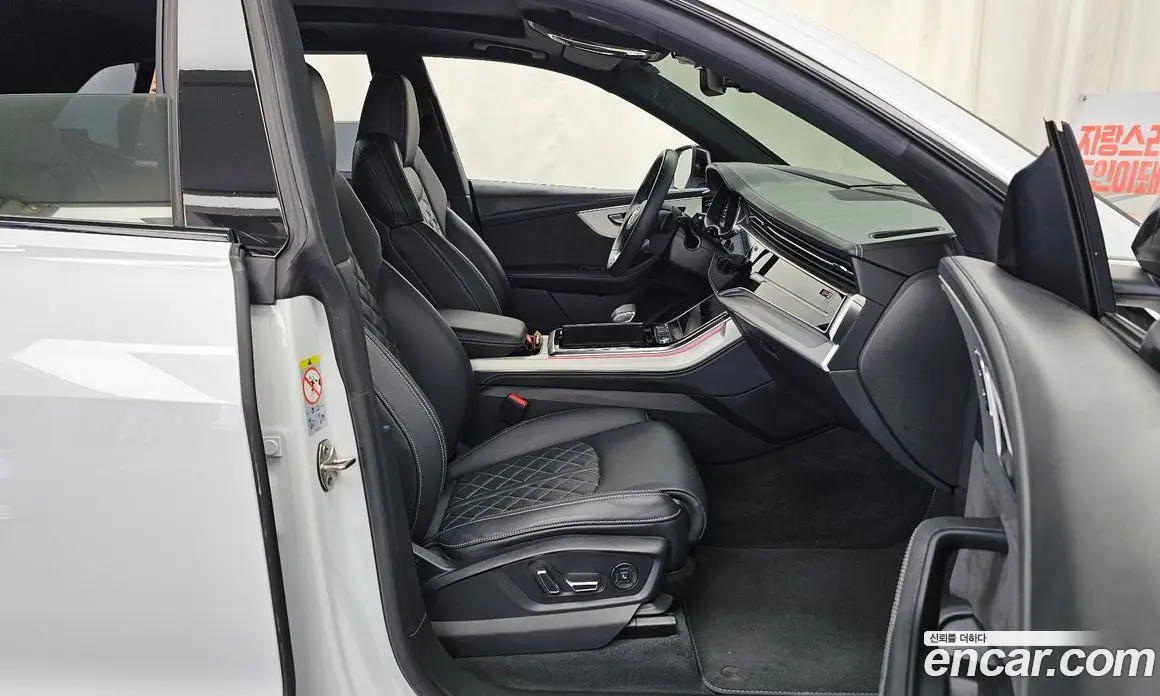 Audi Q8 2021 3.0 автомат (гидро), фото 17
