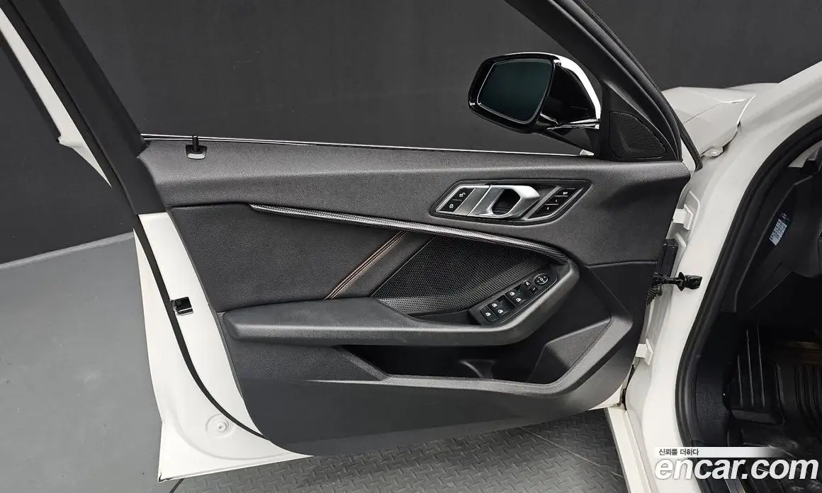 BMW 1 серия 2020 2.0 автомат (гидро), фото 14