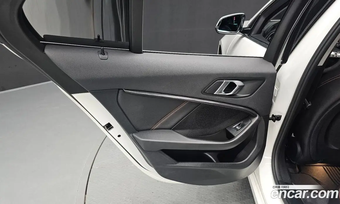 BMW 1 серия 2020 2.0 автомат (гидро), фото 15
