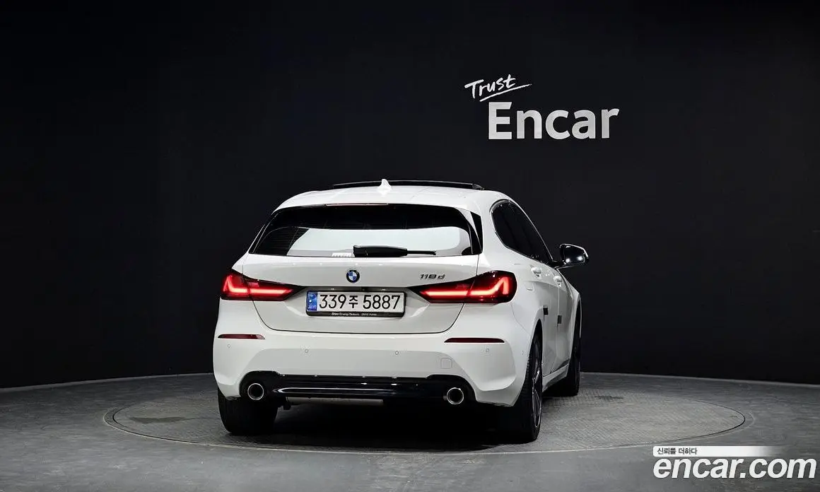 BMW 1 серия 2020 2.0 автомат (гидро), фото 4