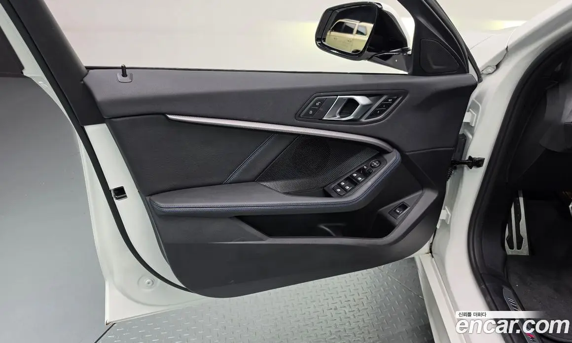 BMW 1 серия 2024 2.0 автомат (гидро), фото 14