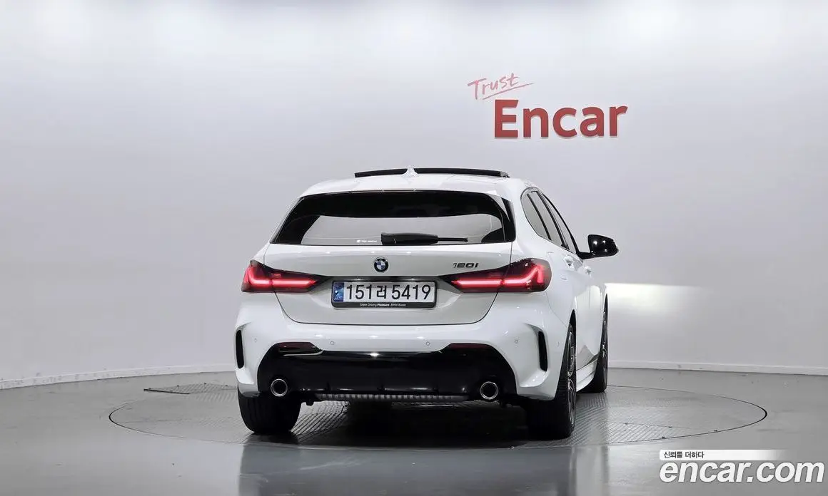 BMW 1 серия 2024 2.0 автомат (гидро), фото 4