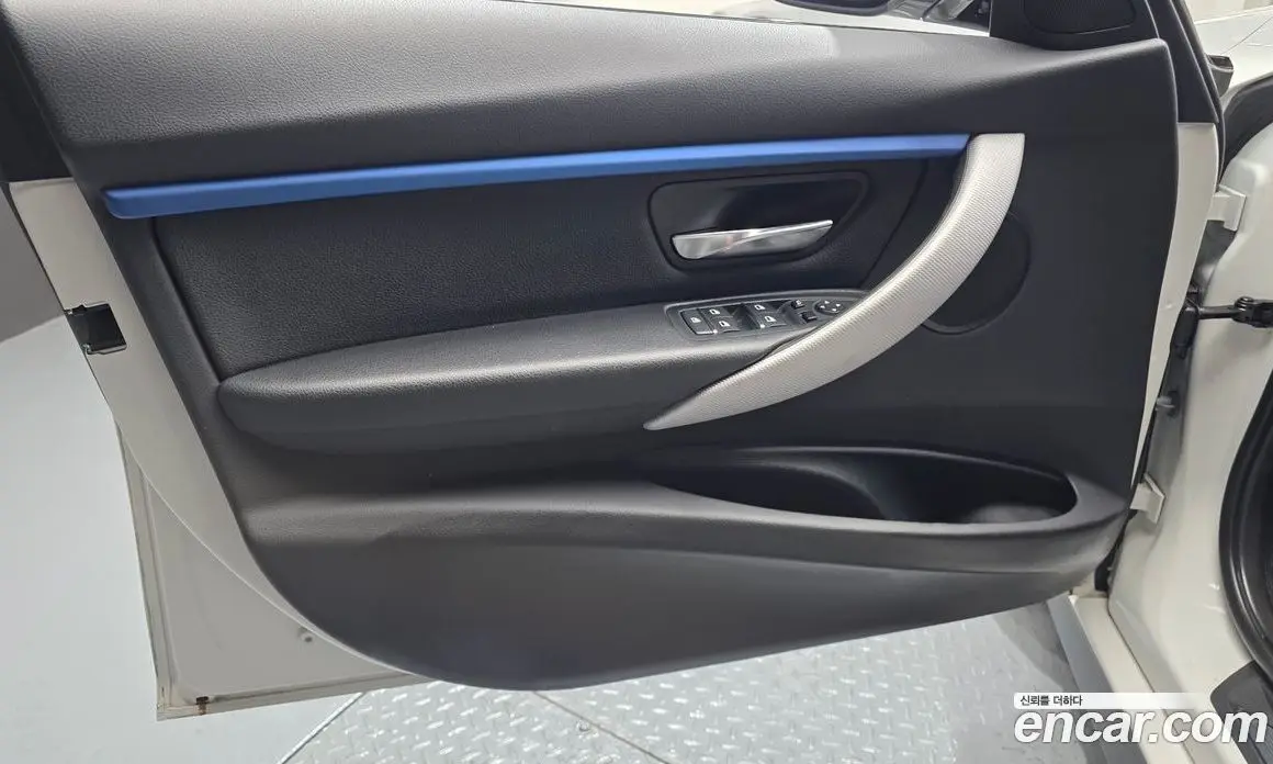 BMW 3 серия 2017 2.0 автомат (гидро), фото 14 BMW 3 серия 2017 2.0 автомат (гидро), фото 14