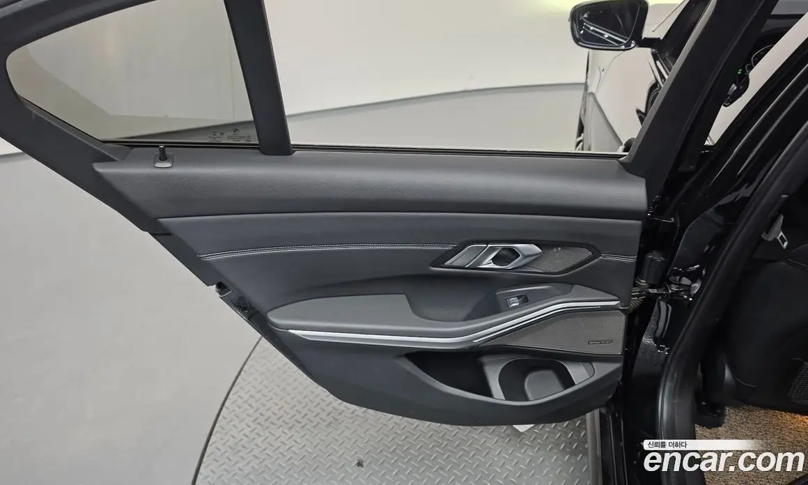 BMW 3 серия 2021 2.0 автомат (гидро), фото 15