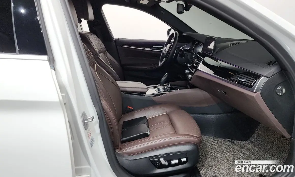 BMW 5 серия 2018 2.0 автомат (гидро), фото 16