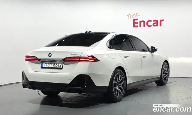 BMW 5 серия, 2025, 4 374 км