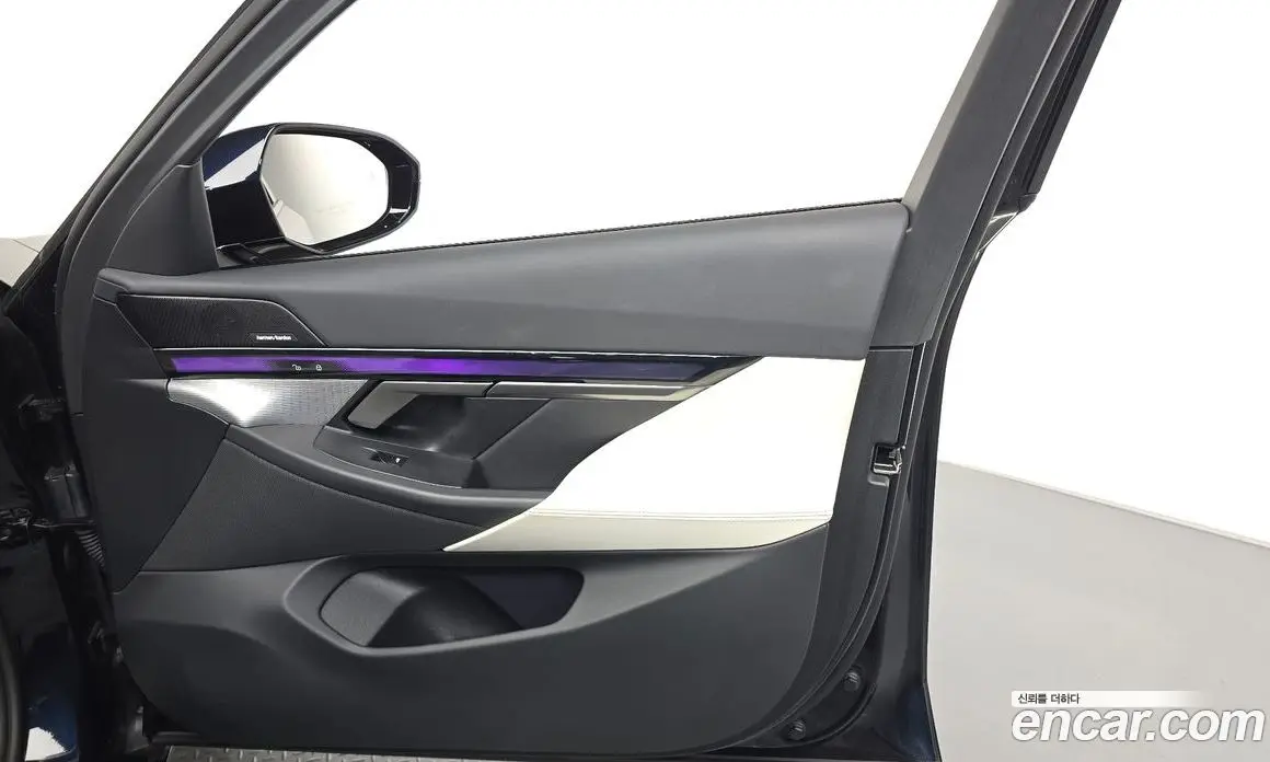 BMW 5 серия 2025 2.0 автомат (гидро), фото 14 BMW 5 серия 2025 2.0 автомат (гидро), фото 14