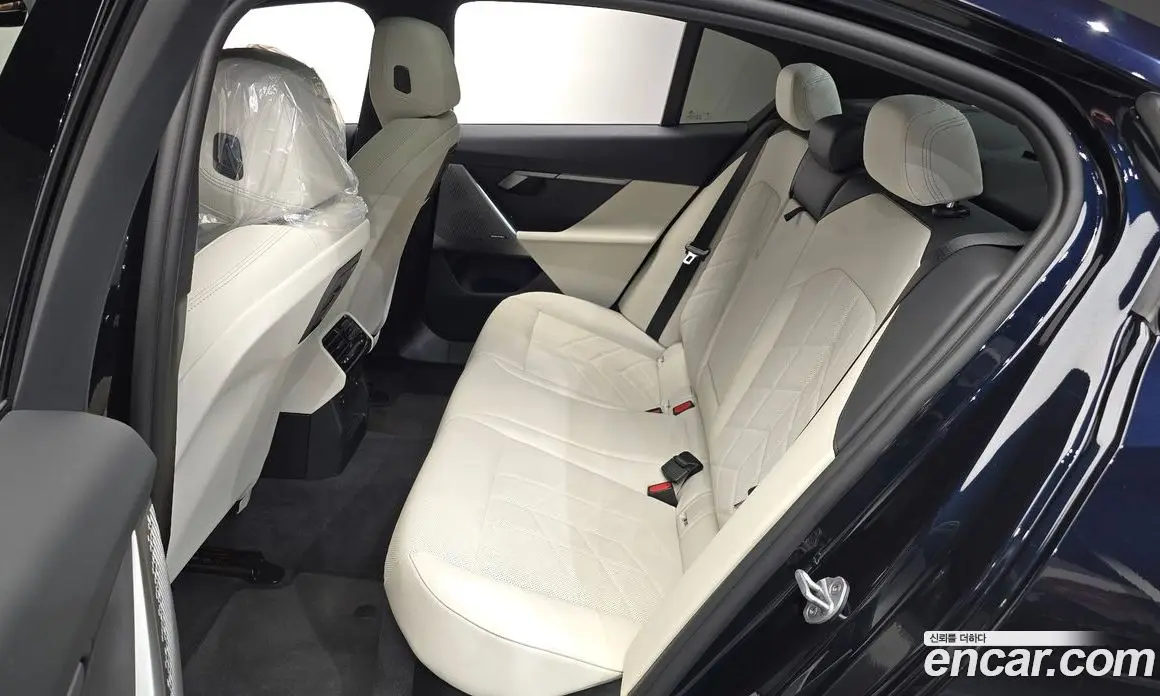 BMW 5 серия 2025 2.0 автомат (гидро), фото 17 BMW 5 серия 2025 2.0 автомат (гидро), фото 17