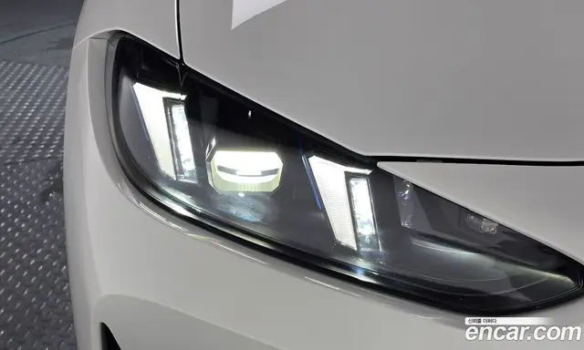 BMW M4 2025 3.0 автомат (гидро), миниатюра 8