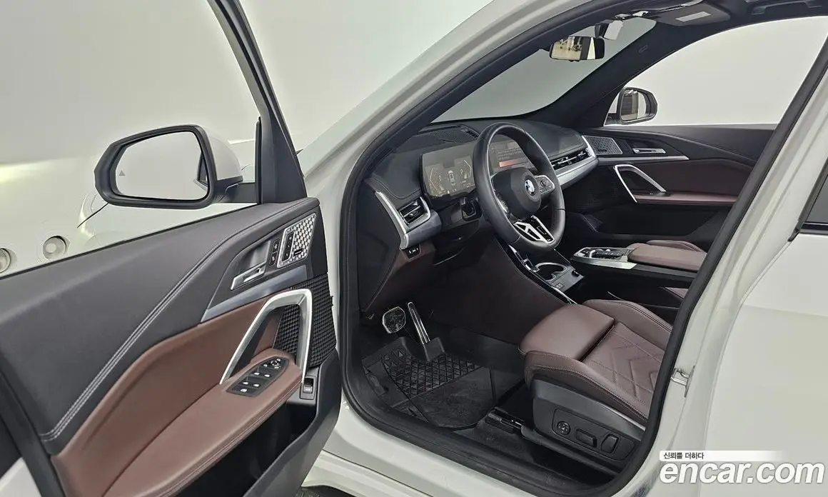 BMW X1 2025 2.0 автомат (гидро), фото 13