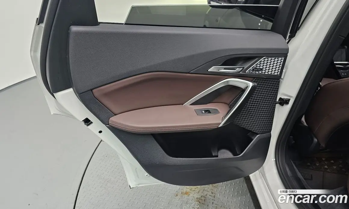 BMW X1 2025 2.0 автомат (гидро), фото 15