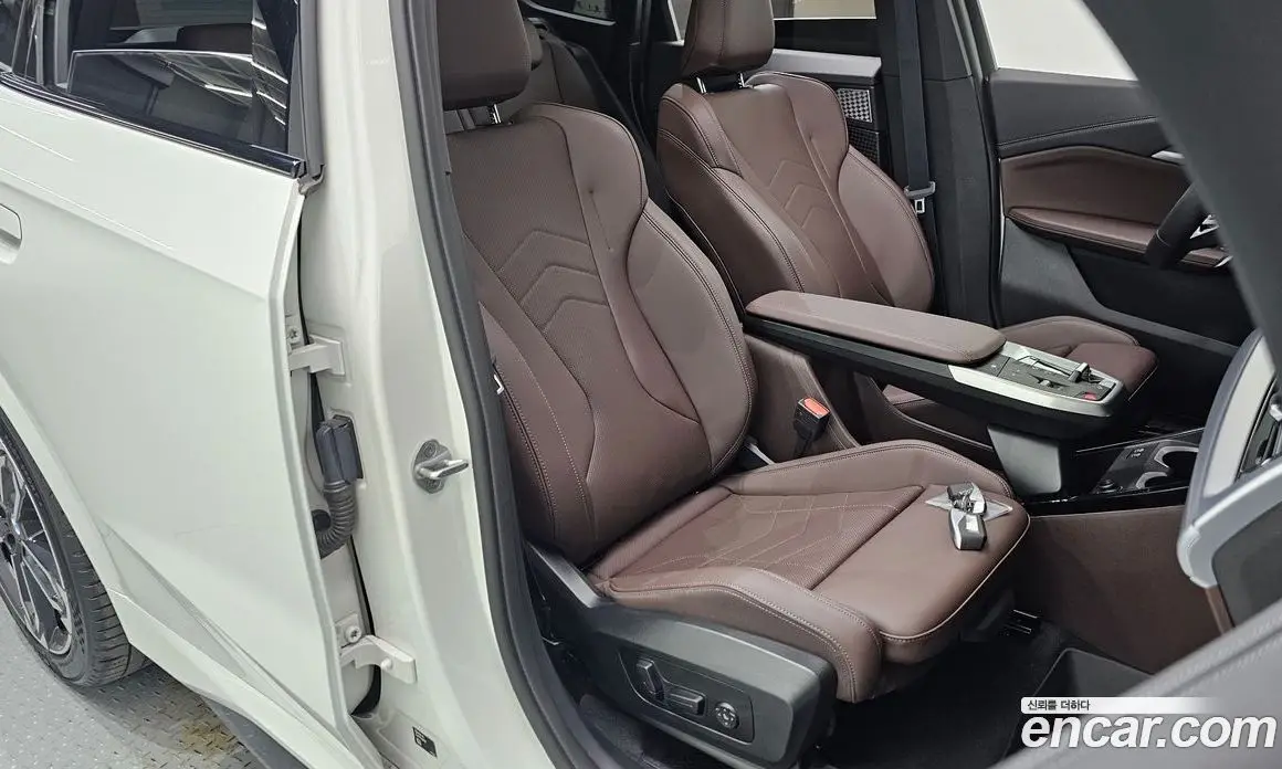 BMW X1 2025 2.0 автомат (гидро), фото 17