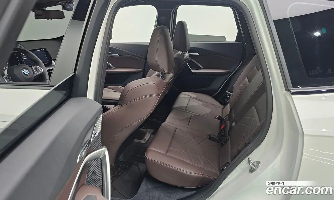 BMW X1 2025 2.0 автомат (гидро), фото 18