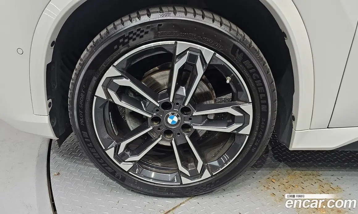 BMW X1 2025 2.0 автомат (гидро), фото 5