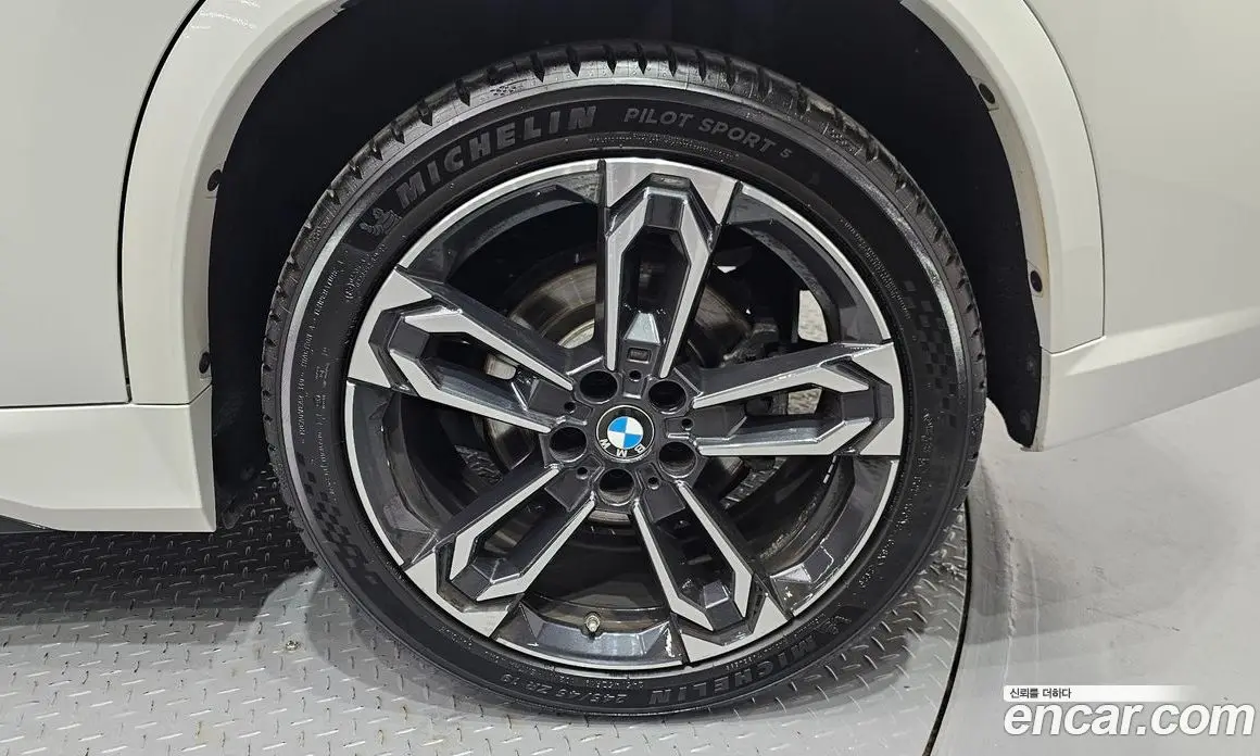 BMW X1 2025 2.0 автомат (гидро), фото 7