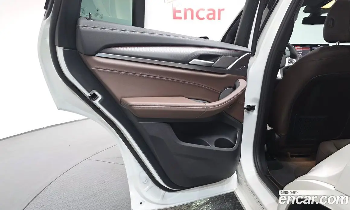 BMW X4 2025 2.0 автомат (гидро), фото 14