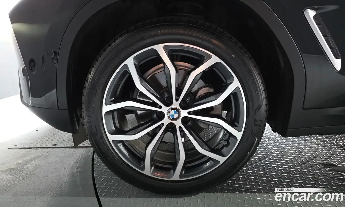 BMW X4 2025 2.0 автомат (гидро), фото 5 BMW X4 2025 2.0 автомат (гидро), фото 5