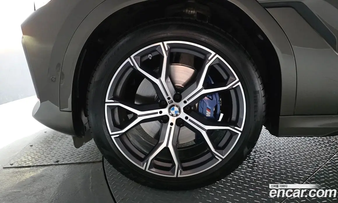 BMW X6 2022 3.0 автомат (гидро), фото 5