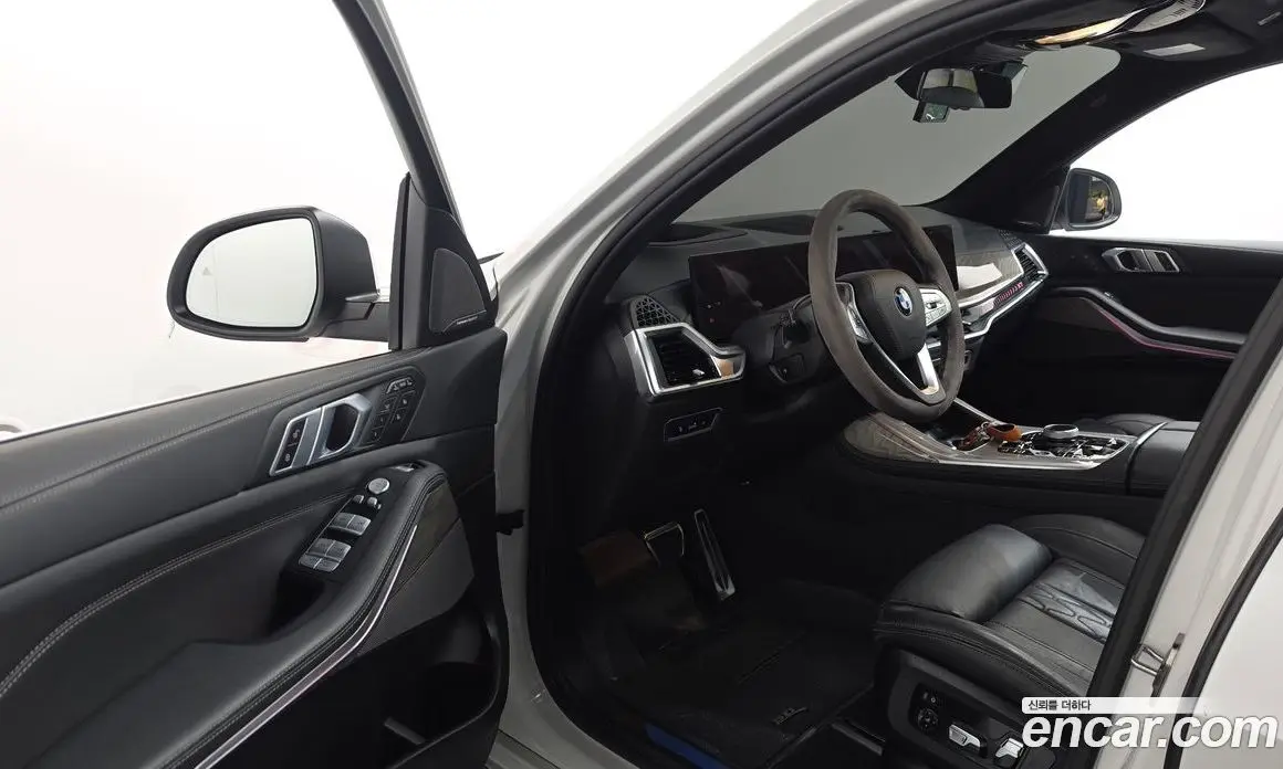 BMW X7 2024 3.0 автомат (гидро), фото 13