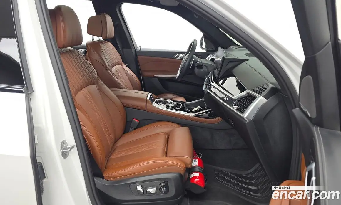 BMW X7 2024 3.0 автомат (гидро), фото 17