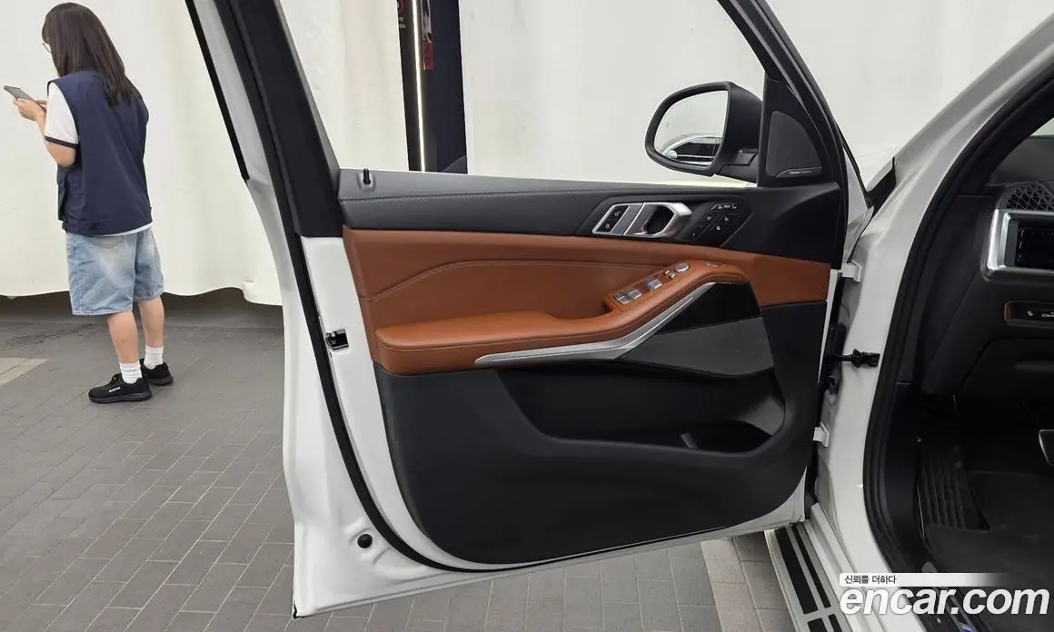 BMW X7 2025 3.0 автомат (гидро), фото 14