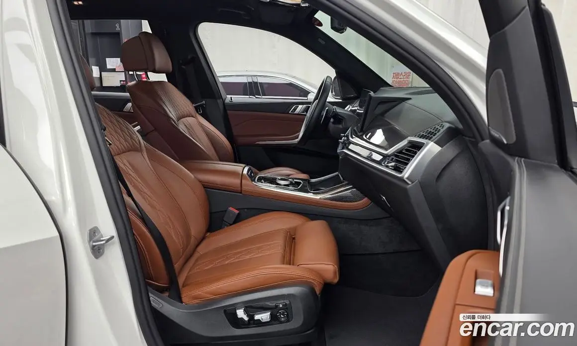 BMW X7 2025 3.0 автомат (гидро), фото 17
