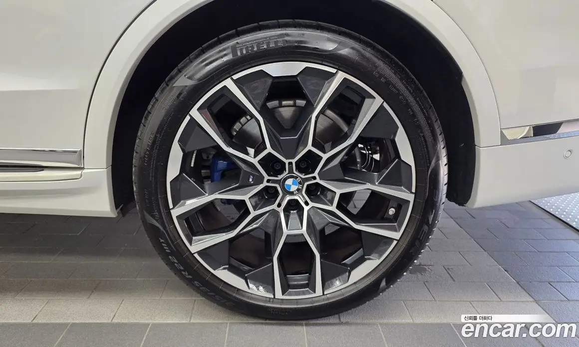 BMW X7 2025 3.0 автомат (гидро), фото 7