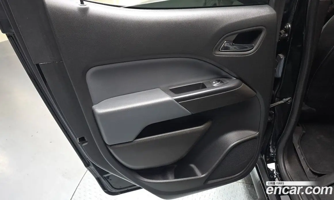 Chevrolet Colorado 2022 3.6 автомат (гидро), фото 15