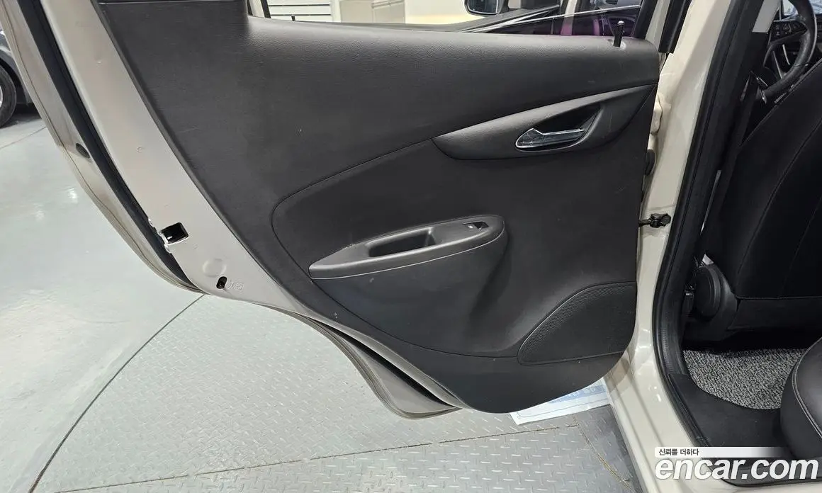 Chevrolet Spark 2019 1.0 автомат (гидро), фото 15