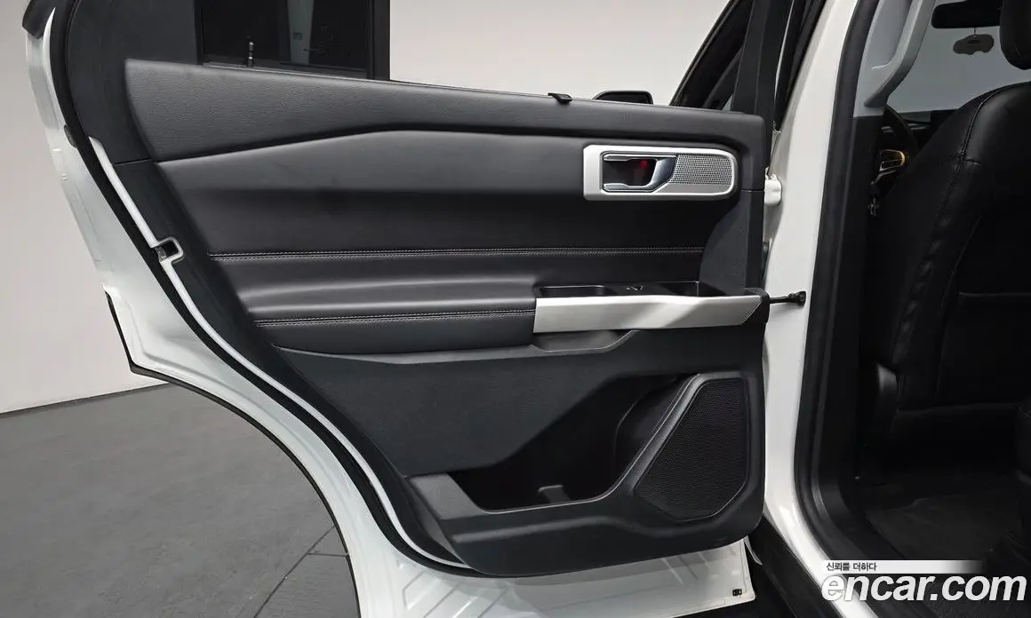 Ford Explorer 2022 2.3 автомат (гидро), фото 14