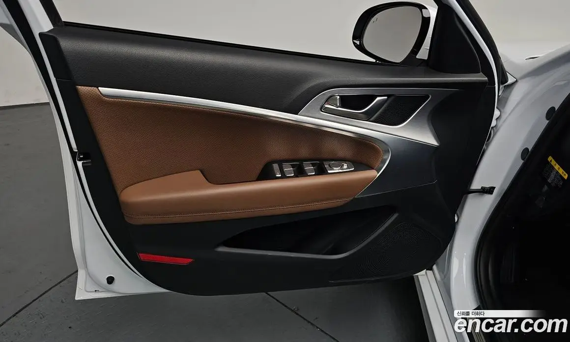 Genesis G70 2017 2.0 автомат (гидро), фото 13 Genesis G70 2017 2.0 автомат (гидро), фото 13