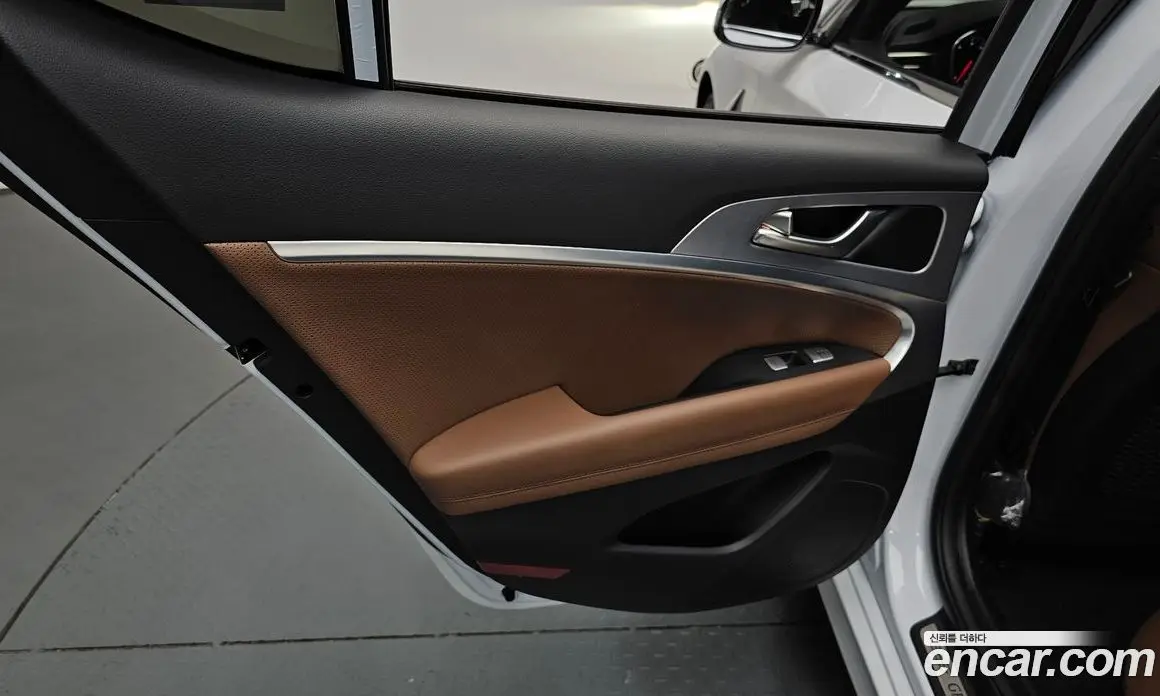 Genesis G70 2017 2.0 автомат (гидро), фото 14 Genesis G70 2017 2.0 автомат (гидро), фото 14