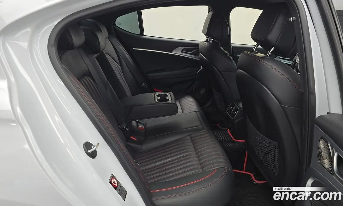 Genesis G70 2018 2.0 автомат (гидро), фото 17 Genesis G70 2018 2.0 автомат (гидро), фото 17
